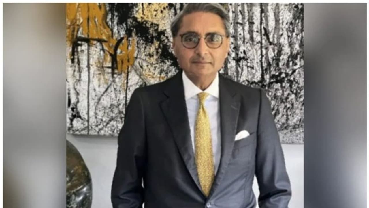 ഇന്ത്യന് വ്യവസായിയും 22കാരനായ മകനും സിംബാബ്വെയില് വിമാനാപകടത്തില് മരിച്ചു ഇന്ത്യന് വ്യവസായിയും 22കാരനായ മകനും സിംബാബ്വെയില് വിമാനാപകടത്തില് മരിച്ചു