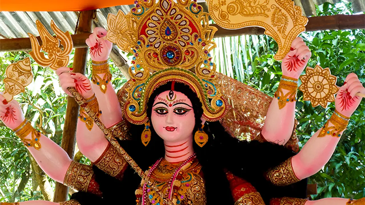 Navratri 2023 : ನವರಾತ್ರಿ ಮುಗಿಯುವ ಒಳಗೆ ಈ ವಸ್ತು ದಾನ ಮಾಡಿದ್ರೆ ಧನಲಾಭ!