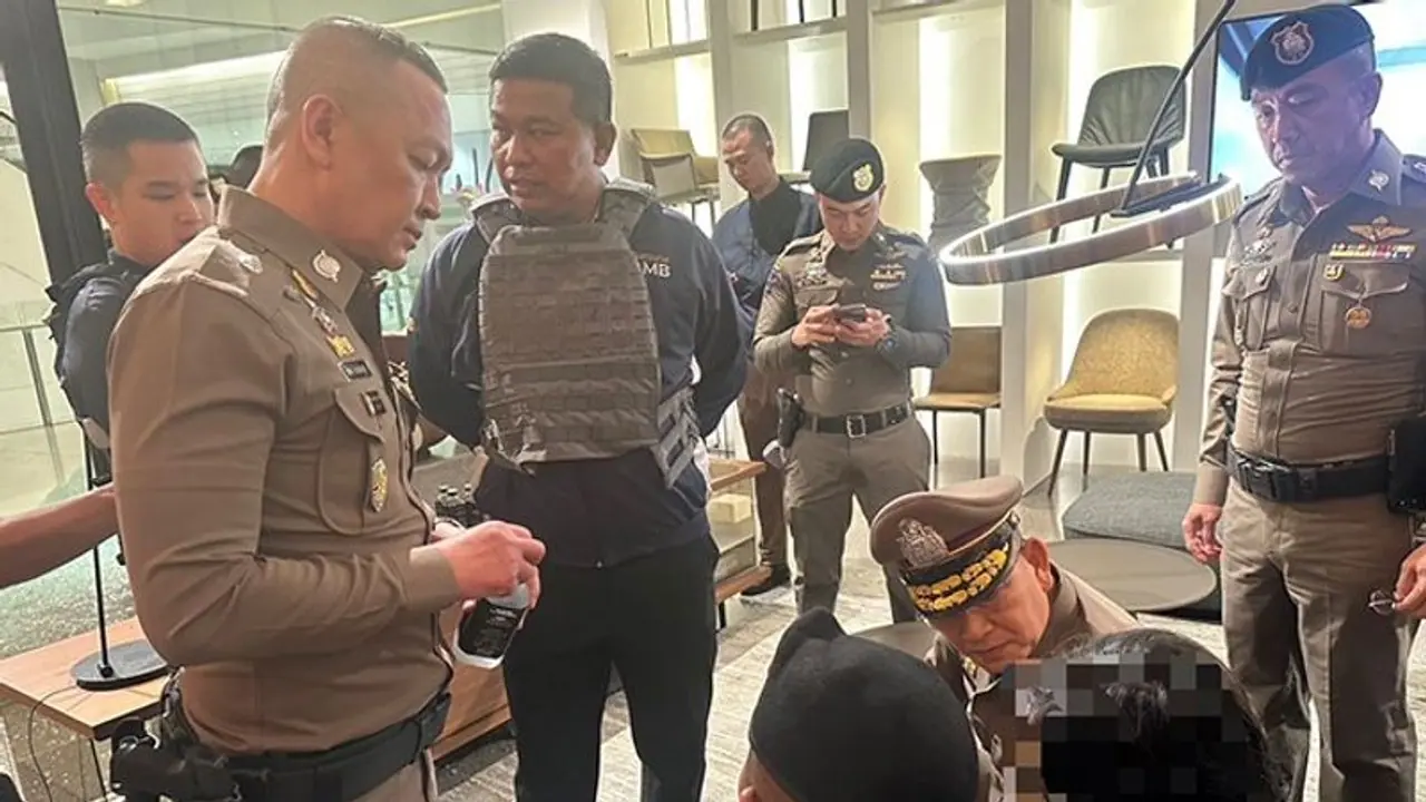 Gunman sparks panic and chaos at luxury mall in Bangkok; attacker arrested as dramatic videos go viral WATCH Gunman sparks panic and chaos at luxury mall in Bangkok; attacker arrested as dramatic videos go viral WATCH