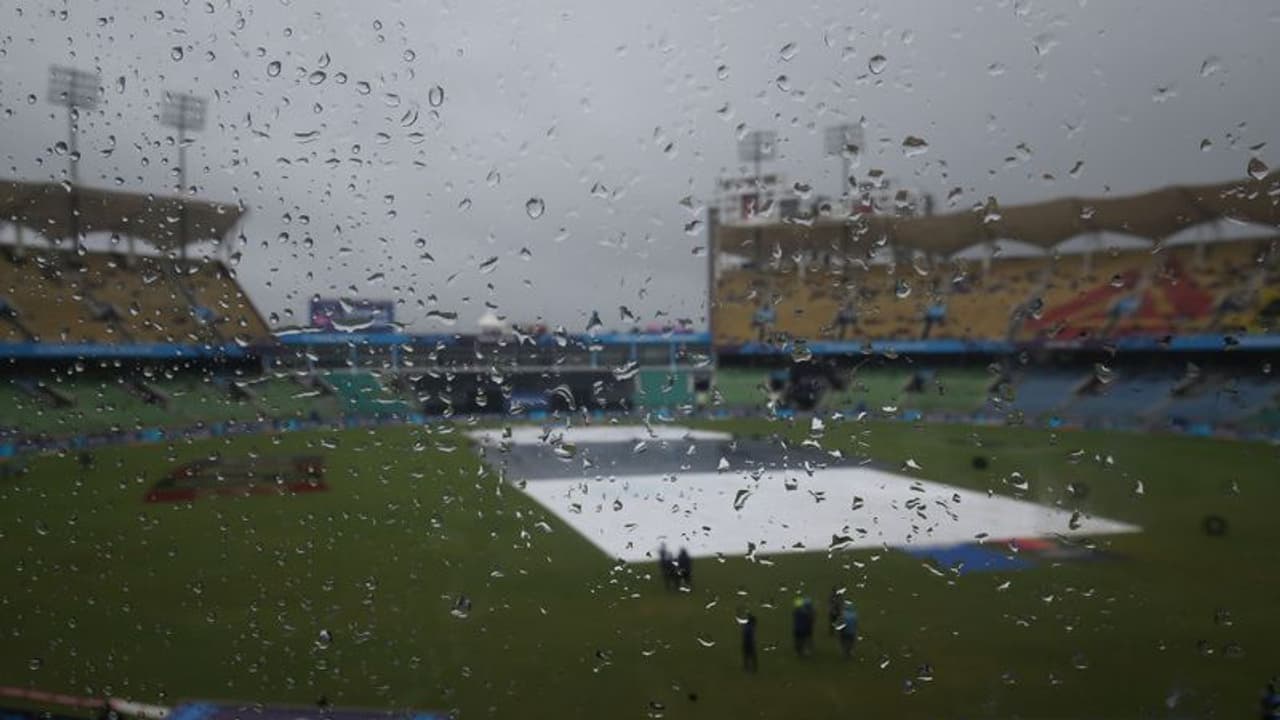 കാര്യവട്ടത്ത് ജയിച്ചത് മഴ തന്നെ, ഇന്ത്യ നെതര്ലന്ഡ്സ് സന്നാഹ മത്സരവും ഉപേക്ഷിച്ചു; ഇനി പോരാട്ടം ലോകകപ്പില് കാര്യവട്ടത്ത് ജയിച്ചത് മഴ തന്നെ, ഇന്ത്യ നെതര്ലന്ഡ്സ് സന്നാഹ മത്സരവും ഉപേക്ഷിച്ചു; ഇനി പോരാട്ടം ലോകകപ്പില്