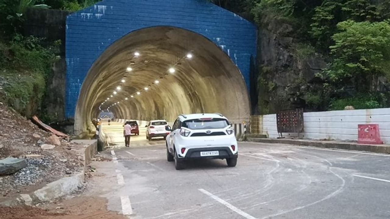 ಕಾರವಾರ: ಕೊನೆಗೂ ಸಂಚಾರಕ್ಕೆ ತೆರೆದುಕೊಂಡ ಸುರಂಗ..!