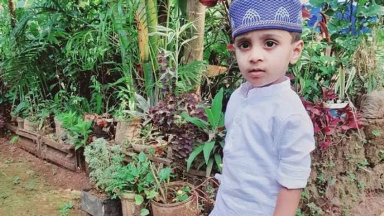 പിക്കപ്പ് വാനും സ്‌കൂട്ടറും കൂട്ടിയിടിച്ചു; അമ്മയ്ക്കൊപ്പം യാത്ര ചെയ്ത 3 വയസുകാരന് ദാരുണാന്ത്യം