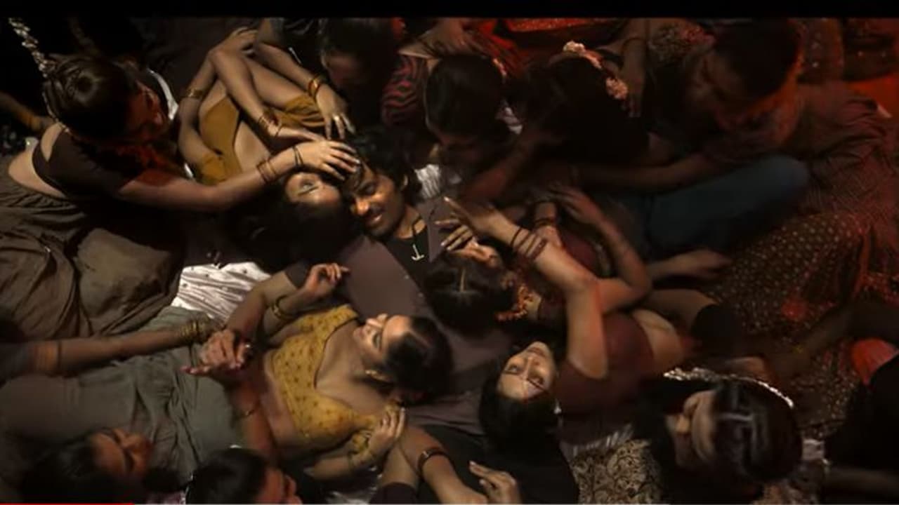 'അധികാരമോഹവും, സ്ത്രീകളോടുള്ള ആസക്തിയും.. കടുവയുടെ വേട്ട ആരംഭം, ടൈഗര് നാഗേശ്വര റാവുവിന്റെ ട്രെയിലർ കാണാം! 'അധികാരമോഹവും, സ്ത്രീകളോടുള്ള ആസക്തിയും.. കടുവയുടെ വേട്ട ആരംഭം, ടൈഗര് നാഗേശ്വര റാവുവിന്റെ ട്രെയിലർ കാണാം!