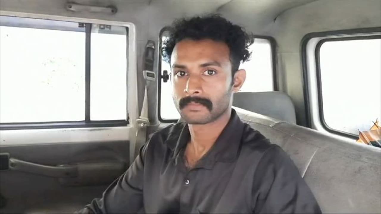 ആറ്റിങ്ങലിൽ പെൺകുട്ടിയെ കാണാനില്ലെന്ന് പരാതി, കണ്ടെത്തിയപ്പോൾ പീഡിപ്പിക്കപ്പെട്ടെന്ന് മൊഴി, അറസ്റ്റ് ആറ്റിങ്ങലിൽ പെൺകുട്ടിയെ കാണാനില്ലെന്ന് പരാതി, കണ്ടെത്തിയപ്പോൾ പീഡിപ്പിക്കപ്പെട്ടെന്ന് മൊഴി, അറസ്റ്റ്