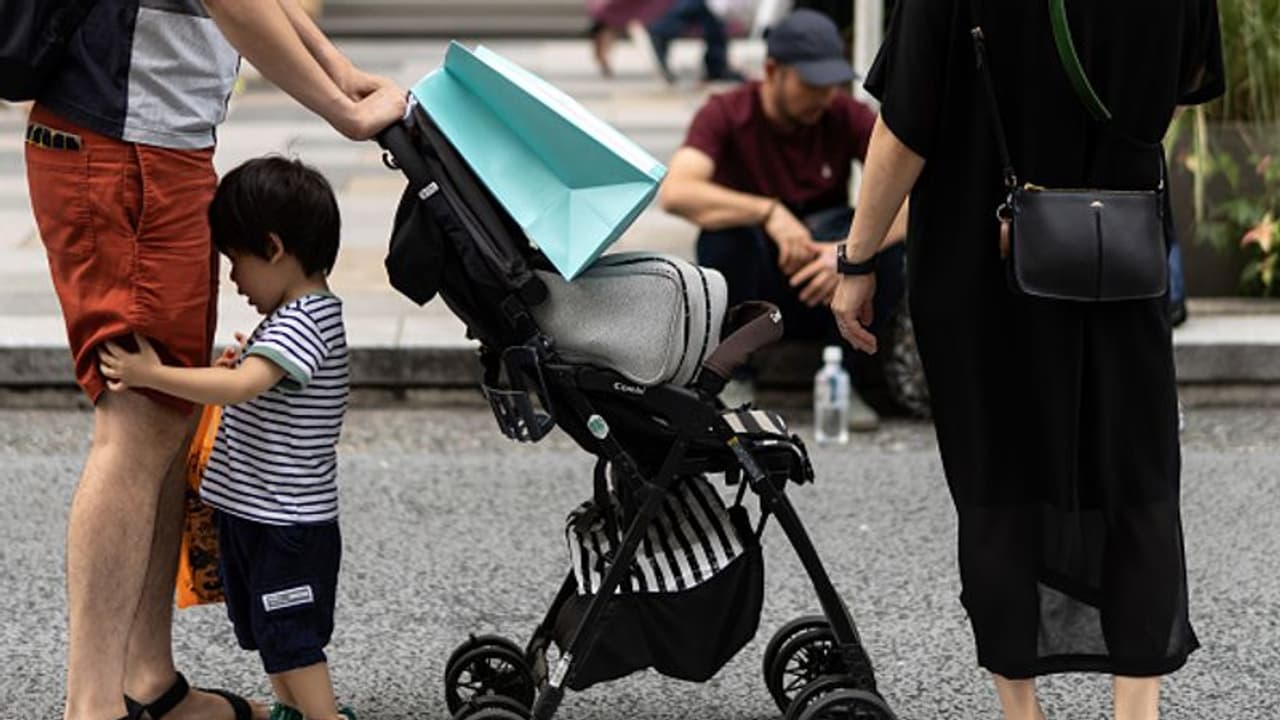 ഗ്രാമം മൊത്തം ഒരു കുട്ടിക്ക് വേണ്ടി ജീവിക്കുന്നു; സൂപ്പര്‍താരമായി കാടോ !