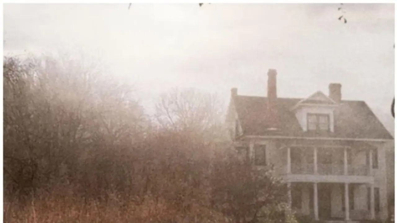 കൺജറിംഗ് ഹൗസിനെ കുറിച്ച് ഡോക്യുമെന്‍റി ചെയ്തു; പിന്നീട് സംഭവിച്ചത് ഞെട്ടിപ്പിക്കുന്ന കാര്യങ്ങൾ !