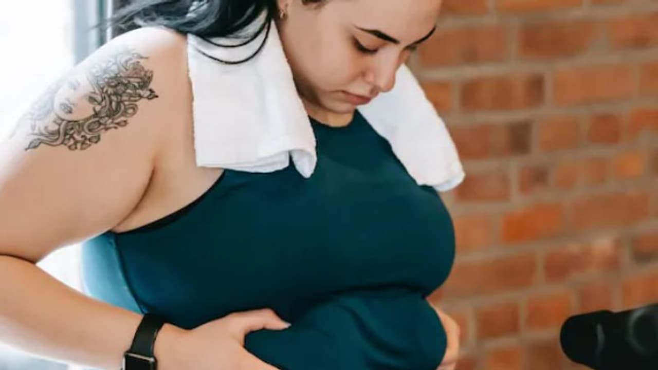 വയറിലെ കൊഴുപ്പിനെ കുറയ്ക്കണോ? ഡയറ്റില്‍ നിന്നും ഒഴിവാക്കാം ഈ ഏഴ് ഭക്ഷണങ്ങള്‍...