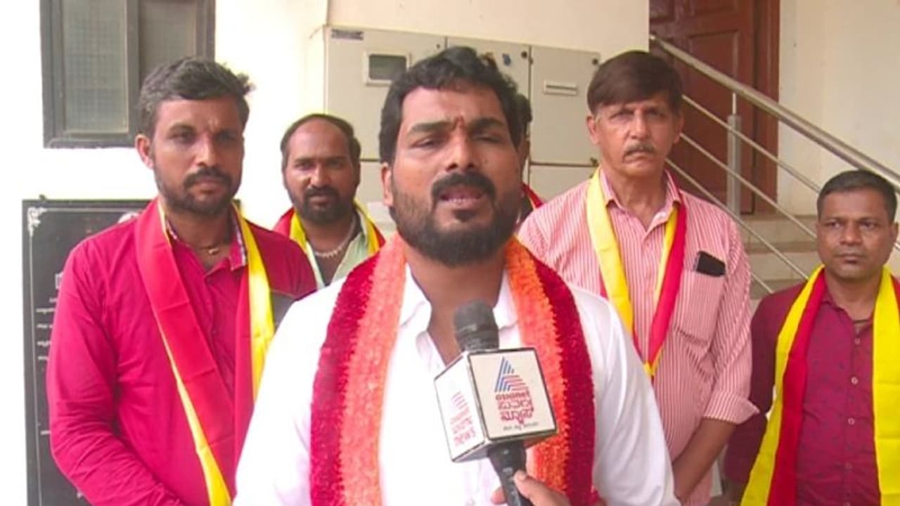 ಉತ್ತರಕನ್ನಡ: ಮತ್ತೆ ಮುನ್ನೆಲೆಗೆ ಬಂದ ಸೂಪರ್ ಸ್ಪೆಷಾಲಿಟಿ ಆಸ್ಪತ್ರೆ ಬೇಡಿಕೆ, ಕರವೇಯಿಂದ ಬಂದ್ ಎಚ್ಚರಿಕೆ ಉತ್ತರಕನ್ನಡ: ಮತ್ತೆ ಮುನ್ನೆಲೆಗೆ ಬಂದ ಸೂಪರ್ ಸ್ಪೆಷಾಲಿಟಿ ಆಸ್ಪತ್ರೆ ಬೇಡಿಕೆ, ಕರವೇಯಿಂದ ಬಂದ್ ಎಚ್ಚರಿಕೆ