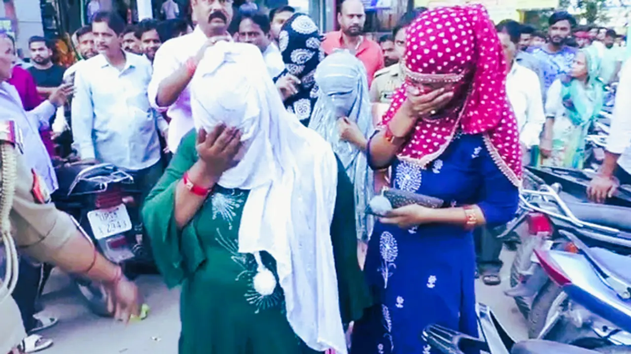 3 ಕ್ರಿಮಿನಲ್ ಕಾಯ್ದೆ ಬದಲಿಸುವ ವರದಿಗೆ ಸಂಸತ್ ಸಮಿತಿ ಒಪ್ಪಿಗೆ: ಲಿಂಗಬೇಧವಿಲ್ಲದೇ ವ್ಯಭಿಚಾರ ಕೃತ್ಯಕ್ಕೆ ಶಿಕ್ಷೆ 3 ಕ್ರಿಮಿನಲ್ ಕಾಯ್ದೆ ಬದಲಿಸುವ ವರದಿಗೆ ಸಂಸತ್ ಸಮಿತಿ ಒಪ್ಪಿಗೆ: ಲಿಂಗಬೇಧವಿಲ್ಲದೇ ವ್ಯಭಿಚಾರ ಕೃತ್ಯಕ್ಕೆ ಶಿಕ್ಷೆ