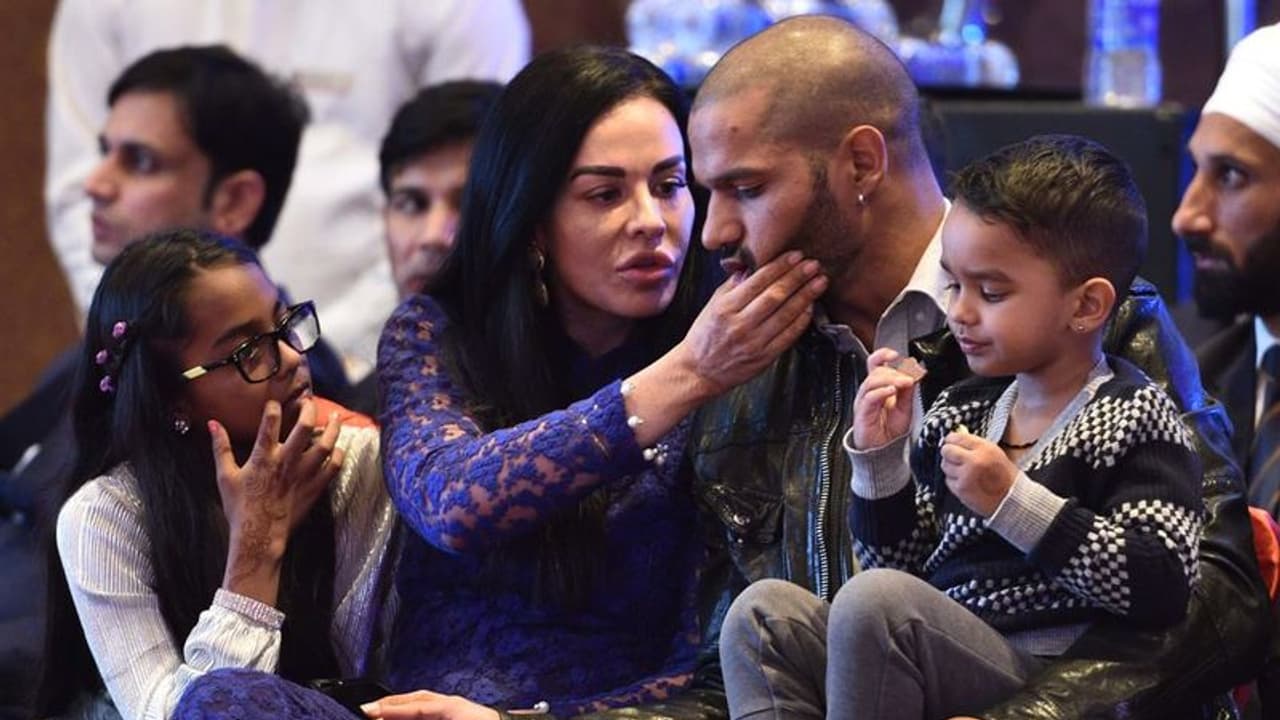 ഭാര്യയില് നിന്നുള്ള മാനസിക പീഡനം കോടതി അംഗീകരിച്ചു, ശിഖര് ധവാന് വിവാഹ മോചിതനായി ഭാര്യയില് നിന്നുള്ള മാനസിക പീഡനം കോടതി അംഗീകരിച്ചു, ശിഖര് ധവാന് വിവാഹ മോചിതനായി