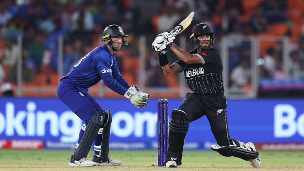 ವಿಶ್ವಕಪ್ನ ಉದ್ಘಾಟನಾ ಪಂದ್ಯದಲ್ಲಿ ಶತಕ ಸಿಡಿಸಿದ ಬೆಂಗಳೂರು ಮೂಲದ ಕಿವೀಸ್ ಆಲ್ರೌಂಡರ್ ರಚಿನ್ ರವೀಂದ್ರ! ವಿಶ್ವಕಪ್ನ ಉದ್ಘಾಟನಾ ಪಂದ್ಯದಲ್ಲಿ ಶತಕ ಸಿಡಿಸಿದ ಬೆಂಗಳೂರು ಮೂಲದ ಕಿವೀಸ್ ಆಲ್ರೌಂಡರ್ ರಚಿನ್ ರವೀಂದ್ರ!