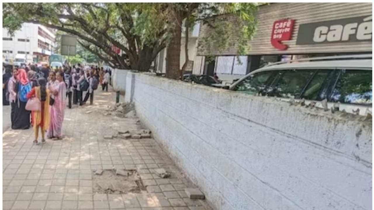 ഇവിടെ ഒരു പുതുപ്പുത്തൻ ബസ് ഷെൽട്ടര്‍ ഉണ്ടായിരുന്നു, 'ആട് കിടന്നിടത്ത് പൂട പോലുമില്ല'; തിരഞ്ഞ് പൊലീസ്