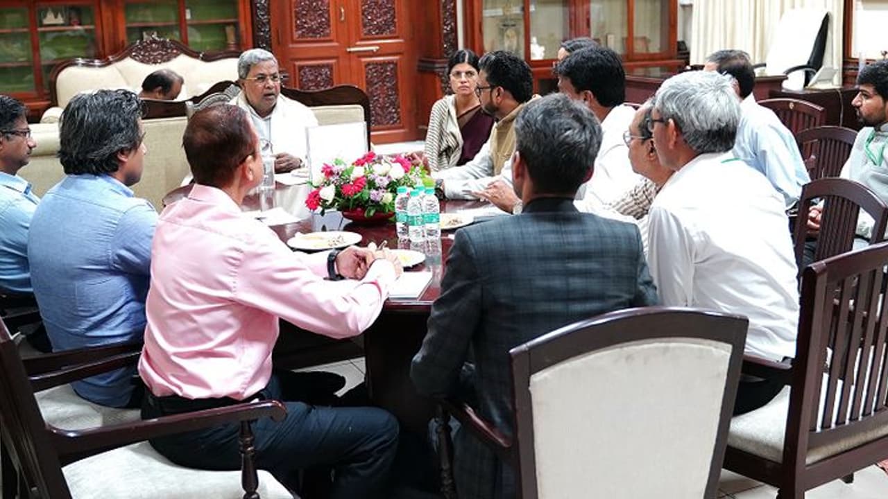 ರಾಜ್ಯದ ರೈತರ ಹಿತ ಕಾಪಾಡಿ: ಕೇಂದ್ರ ತಂಡಕ್ಕೆ ಸಿಎಂ ಸಿದ್ದರಾಮಯ್ಯ ಮನವಿ