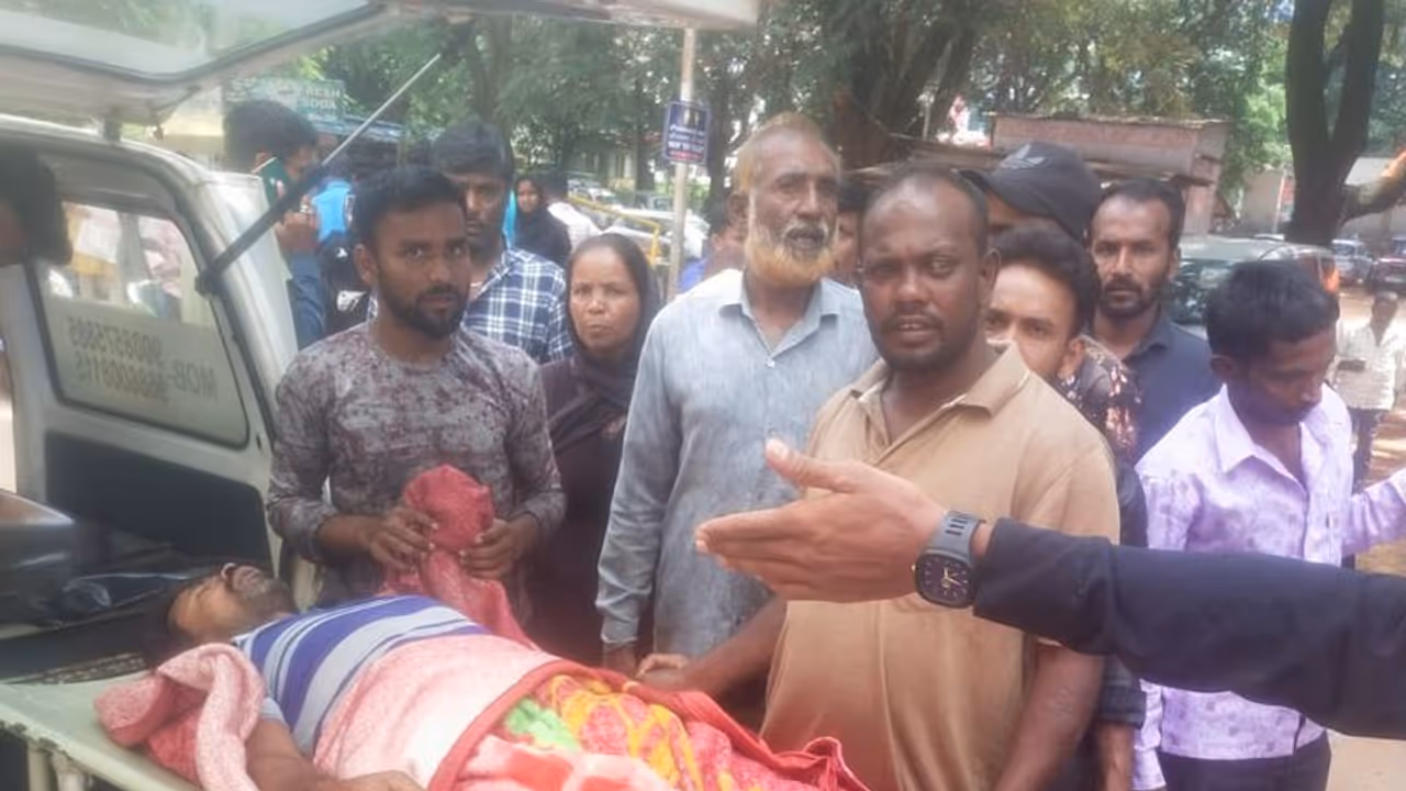 ಬಡ್ಡಿ ಹಣದ ವಿಚಾರವಾಗಿ ಗಲಾಟೆ: ಗಾಯಗೊಂಡಿದ್ದ ವ್ಯಕ್ತಿ ಚಿಕಿತ್ಸೆ ಫಲಕಾರಿಯಾಗದೆ ಸಾವು ಬಡ್ಡಿ ಹಣದ ವಿಚಾರವಾಗಿ ಗಲಾಟೆ: ಗಾಯಗೊಂಡಿದ್ದ ವ್ಯಕ್ತಿ ಚಿಕಿತ್ಸೆ ಫಲಕಾರಿಯಾಗದೆ ಸಾವು