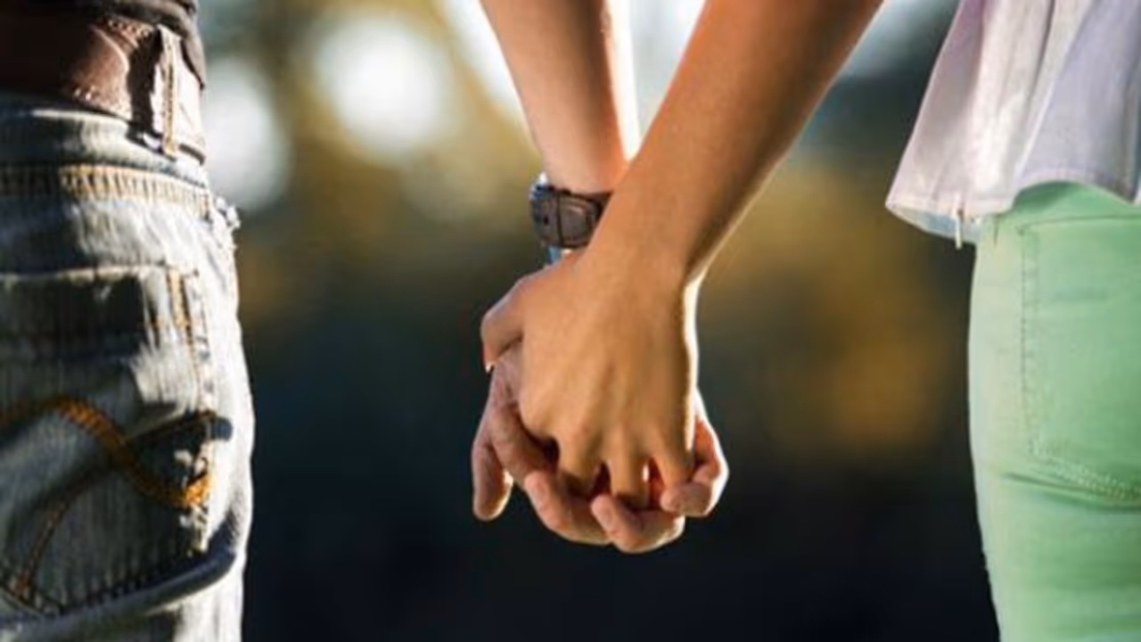 '2 മിനിറ്റ് നേരത്തെ ആനന്ദത്തിന് വഴങ്ങിയാല്‍'... കൗമാരക്കാരികൾ ലൈംഗികാസക്തി നിയന്ത്രിക്കണമെന്ന് കോടതി