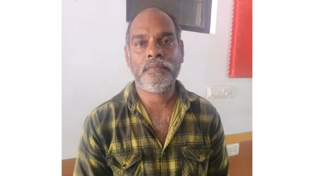 തിരുമ്മി വൈകല്യം മാറ്റാമെന്ന് വാഗ്ദാനം, ഭിന്നശേഷിക്കാരിയെ പീഡിപ്പിച്ചു; തൈലം വിറ്റ പരിചയം മാത്രമെന്ന് പൊലീസ്