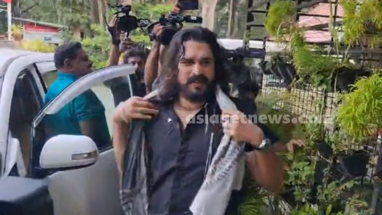 വിവാഹ വാഗ്ദാനം നൽകി പീഡനം, ഷിയാസ് കരീമിന് ഉപാധികളോടെ ജാമ്യം വിവാഹ വാഗ്ദാനം നൽകി പീഡനം, ഷിയാസ് കരീമിന് ഉപാധികളോടെ ജാമ്യം