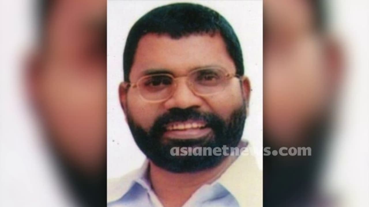 സൈലന്റ് അറ്റാക്ക് 3 തവണ, ആരും അറിഞ്ഞില്ല; ആലുവയിൽ കോൺഗ്രസ് നേതാവിന്റെ മരണ കാരണം ഹൃദയാഘാതം സൈലന്റ് അറ്റാക്ക് 3 തവണ, ആരും അറിഞ്ഞില്ല; ആലുവയിൽ കോൺഗ്രസ് നേതാവിന്റെ മരണ കാരണം ഹൃദയാഘാതം