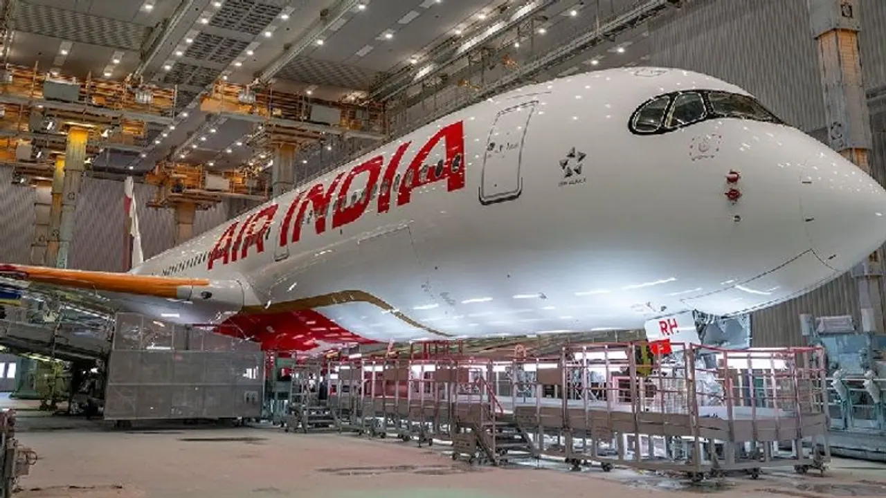 रिब्रांडिंग के बाद नये रूप में कैसा दिख रहा है Air India ​का विमान? देखें Inside Photos