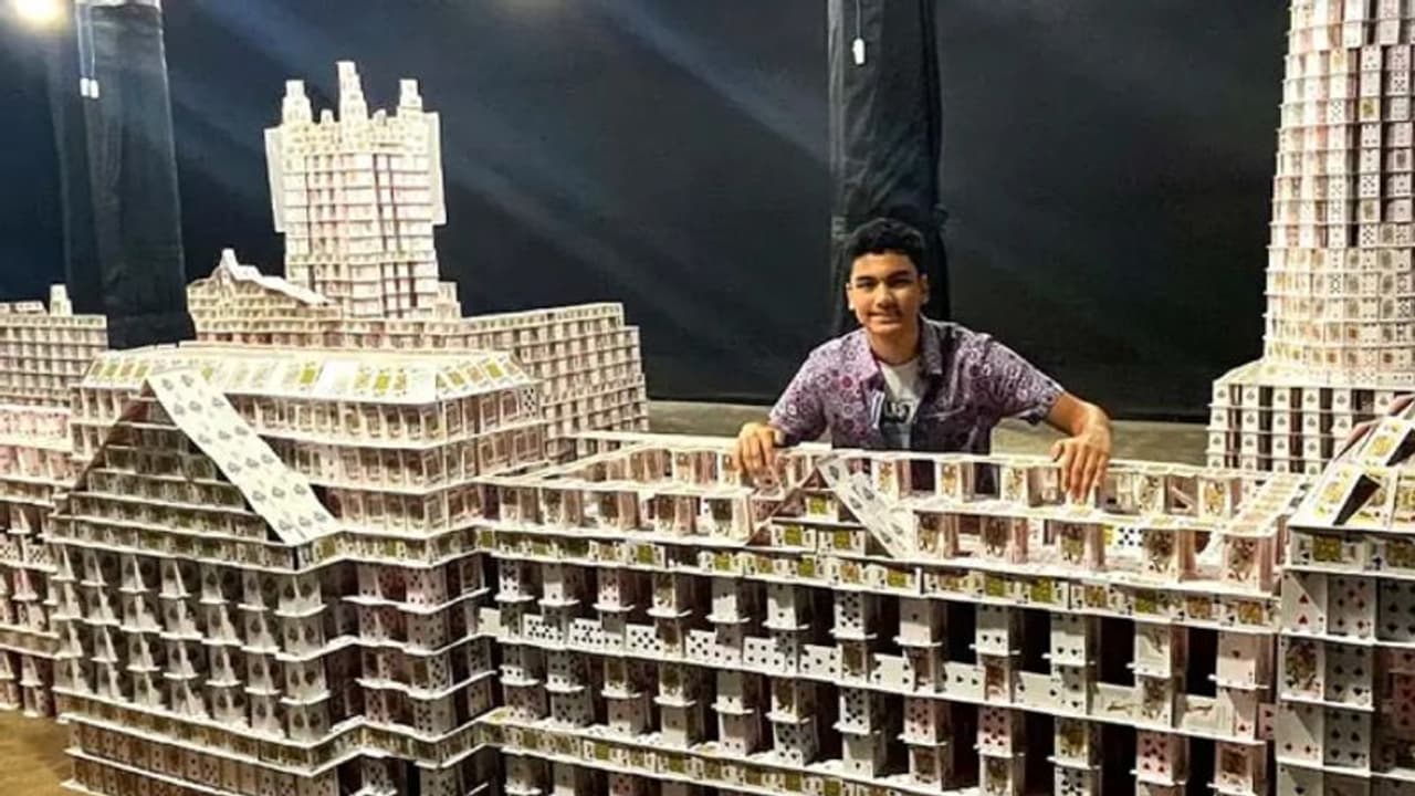 പതിനഞ്ചുകാരൻ ഉണ്ടാക്കിയ 'ചീട്ടുകൊട്ടാരം' നോക്കിക്കേ; ഇതിനൊരു പ്രത്യേകതയുണ്ട്... പതിനഞ്ചുകാരൻ ഉണ്ടാക്കിയ 'ചീട്ടുകൊട്ടാരം' നോക്കിക്കേ; ഇതിനൊരു പ്രത്യേകതയുണ്ട്...