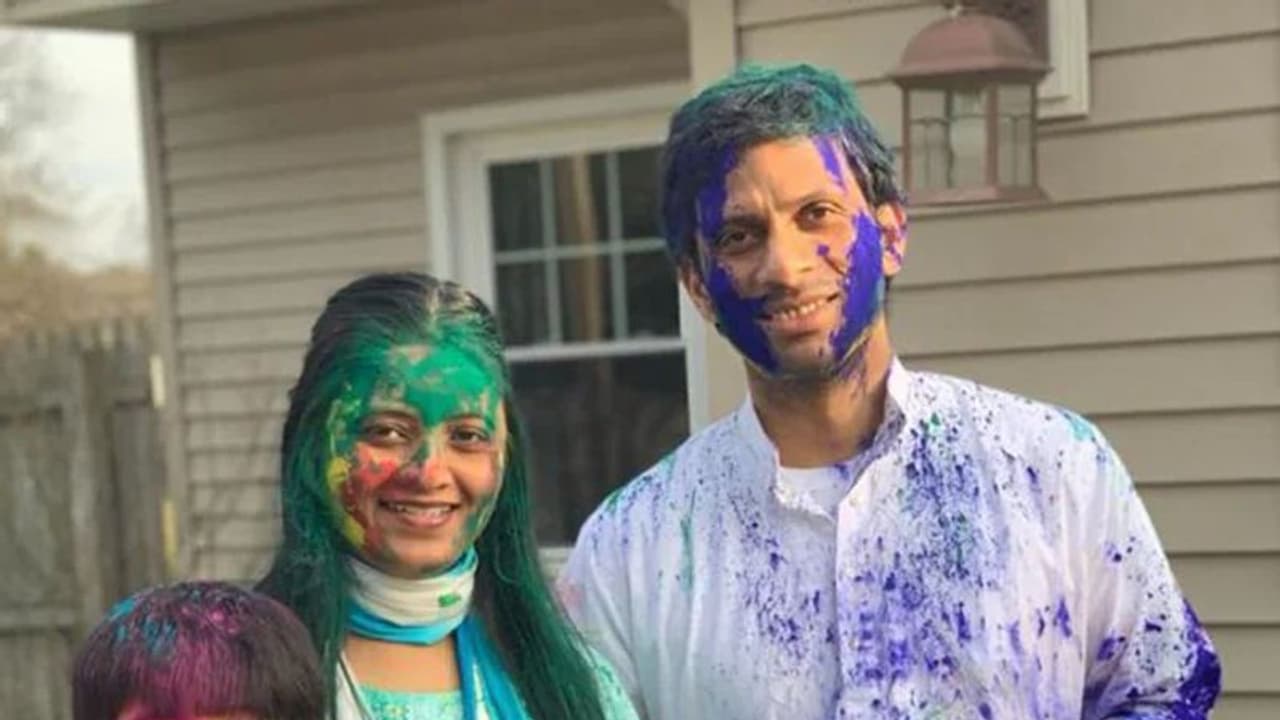 அமெரிக்கா.. வீட்டிற்குள் நான்கு உடல்கள்.. இறந்தவர்கள் இந்திய வம்சாவளியினர் என்று கண்டுபிடிப்பு என்ன நடந்தது? அமெரிக்கா.. வீட்டிற்குள் நான்கு உடல்கள்.. இறந்தவர்கள் இந்திய வம்சாவளியினர் என்று கண்டுபிடிப்பு என்ன நடந்தது?