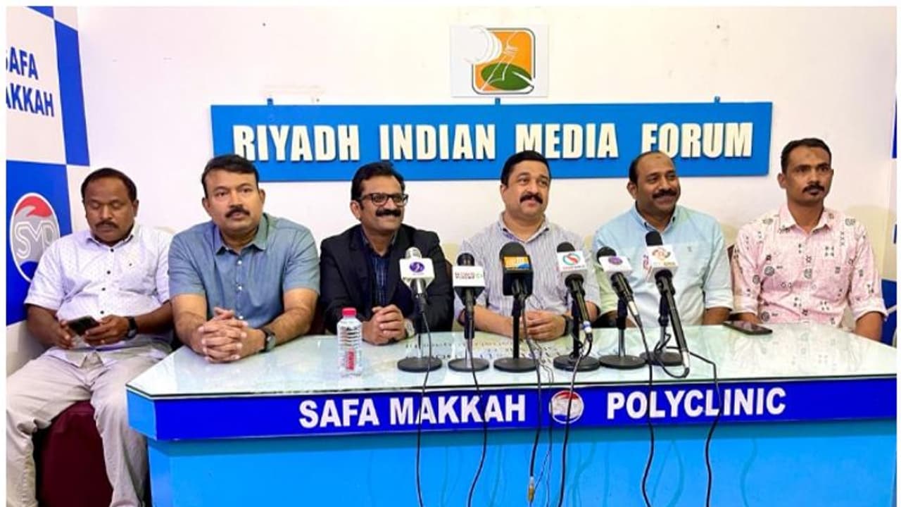 ലീഗ് മൂന്നാം സീറ്റ് ആവശ്യപ്പെട്ടിട്ടില്ല, മതേതര ഇന്ത്യയെ തിരിച്ചു പിടിക്കലാണ് ലക്ഷ്യമെന്ന് നജീബ് കാന്തപുരം ലീഗ് മൂന്നാം സീറ്റ് ആവശ്യപ്പെട്ടിട്ടില്ല, മതേതര ഇന്ത്യയെ തിരിച്ചു പിടിക്കലാണ് ലക്ഷ്യമെന്ന് നജീബ് കാന്തപുരം