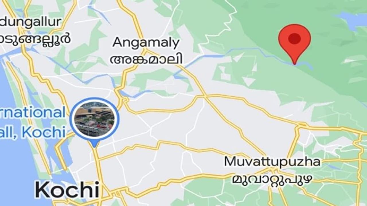 இது தண்ணீர் நிரம்பிய சாலை; ஜிபிஎஸ் தவறால் ஆற்றில் மூழ்கி மருத்துவர்கள் பலி! இது தண்ணீர் நிரம்பிய சாலை; ஜிபிஎஸ் தவறால் ஆற்றில் மூழ்கி மருத்துவர்கள் பலி!