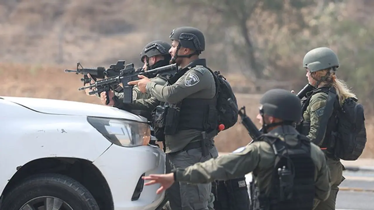 హమాస్ ఇజ్రాయెల్ యుద్ధం : జెరూసలేంలో చిక్కుకున్న 27 మంది మేఘాలయా వాసులు.. క్షేమంగా ఈజిప్ట్ బోర్డర్లోకి హమాస్ ఇజ్రాయెల్ యుద్ధం : జెరూసలేంలో చిక్కుకున్న 27 మంది మేఘాలయా వాసులు.. క్షేమంగా ఈజిప్ట్ బోర్డర్లోకి