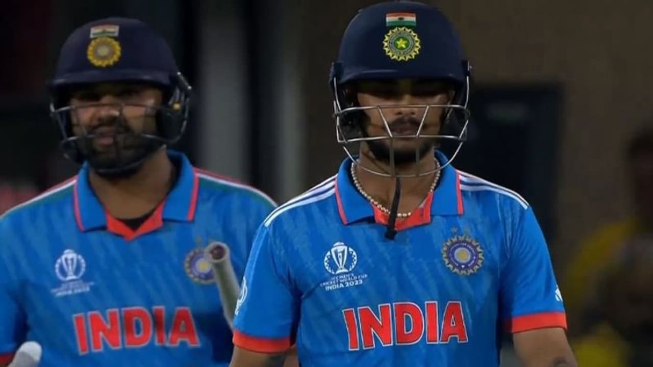 IND vs AUS: 40 ஆண்டுகளுக்குப் பிறகு 2ஆவது முறையாக இந்திய அணி மோசமான சாதனை; ஓப்பனர்ஸ் இருவரும் டக் அவுட்!