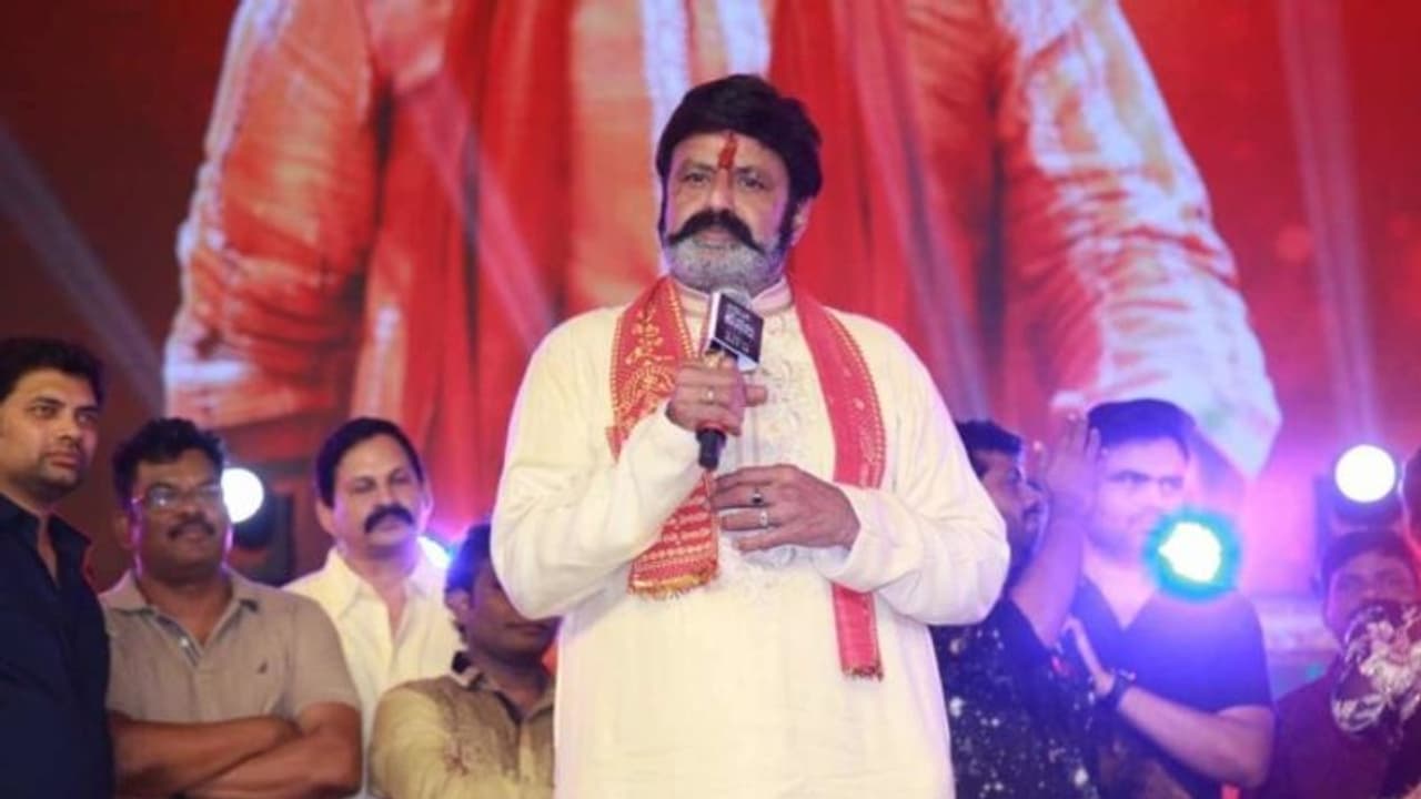 వైరల్ : 'గ్రౌండ్ ఫ్లోర్ బలిసిందా?' ..స్టేజీపై బాలయ్య ఇండైరక్ట్ గా హింట్ వైరల్ : 'గ్రౌండ్ ఫ్లోర్ బలిసిందా?' ..స్టేజీపై బాలయ్య ఇండైరక్ట్ గా హింట్
