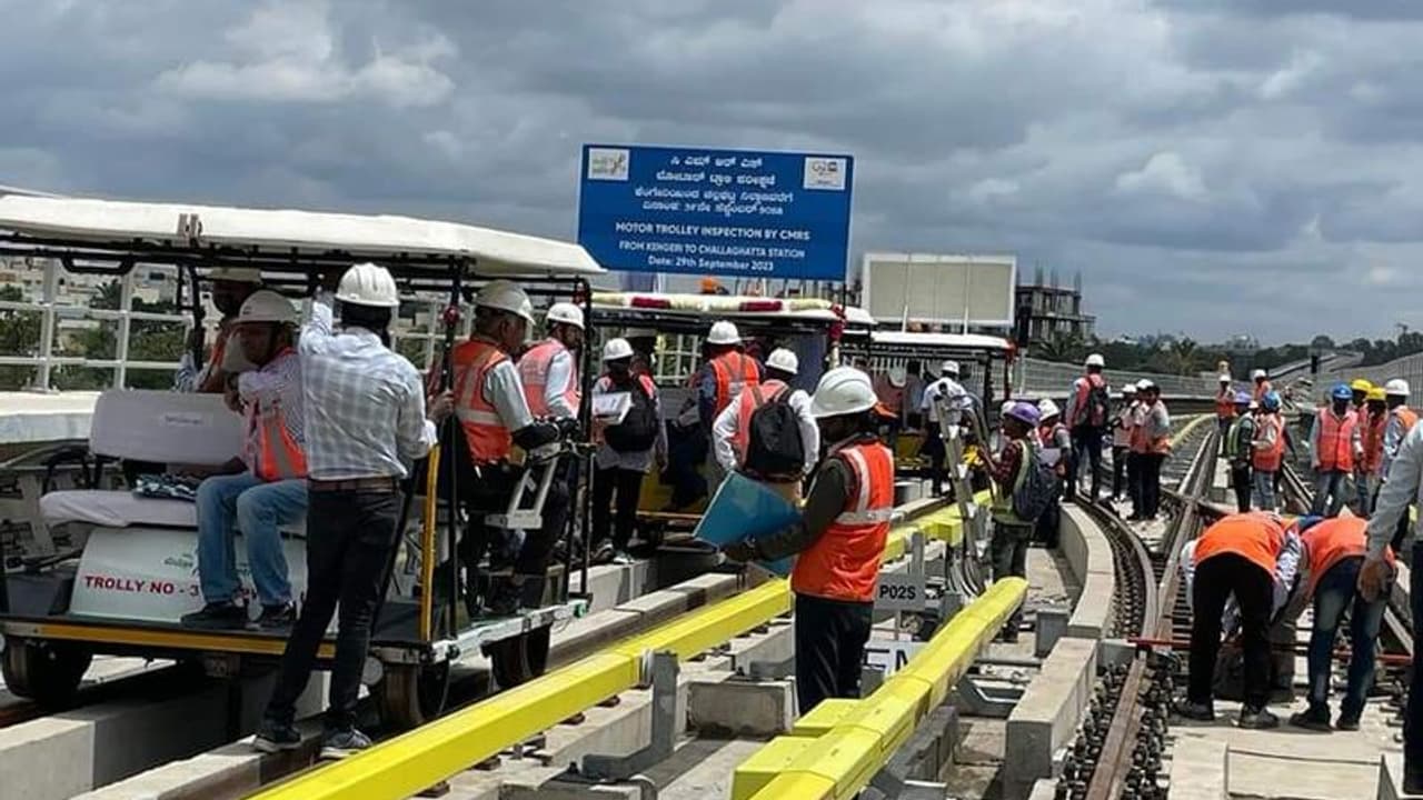 ಚಾಲಕ ರಹಿತ ನಮ್ಮ ಮೆಟ್ರೋ ರೈಲು ಆರಂಭಕ್ಕೆ ತಯಾರಿ, ಚೀನಾದ ಎಂಜಿನೀಯರ್ಸ್ಗೆ ಭಾರತ ವೀಸಾ! ಚಾಲಕ ರಹಿತ ನಮ್ಮ ಮೆಟ್ರೋ ರೈಲು ಆರಂಭಕ್ಕೆ ತಯಾರಿ, ಚೀನಾದ ಎಂಜಿನೀಯರ್ಸ್ಗೆ ಭಾರತ ವೀಸಾ!