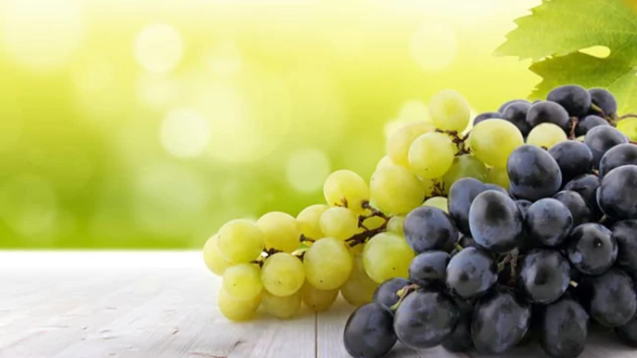 Grapes: ద్రాక్ష కడగకుండా తింటున్నారా? ఎంత ప్రమాదమో తెలుసా?