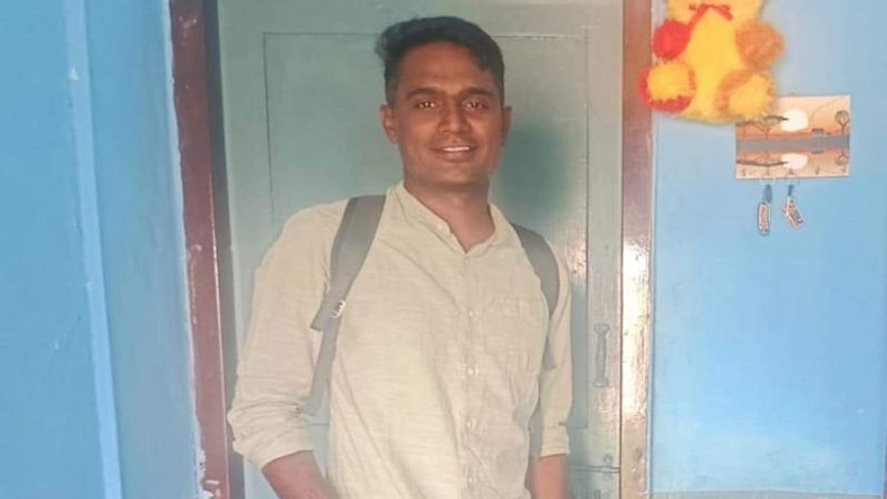 ಬಳ್ಳಾರಿ: ಪೊಲೀಸ್ ಕ್ವಾಟ್ರಸ್‌ಲ್ಲಿ ಪೇದೆ ಆತ್ಮಹತ್ಯೆ, ಸಾವಿಗೆ ಕಾರಣವಾಯ್ತೇ ಹಿರಿಯ ಅಧಿಕಾರಿಗಳ ಕಿರುಕುಳ?