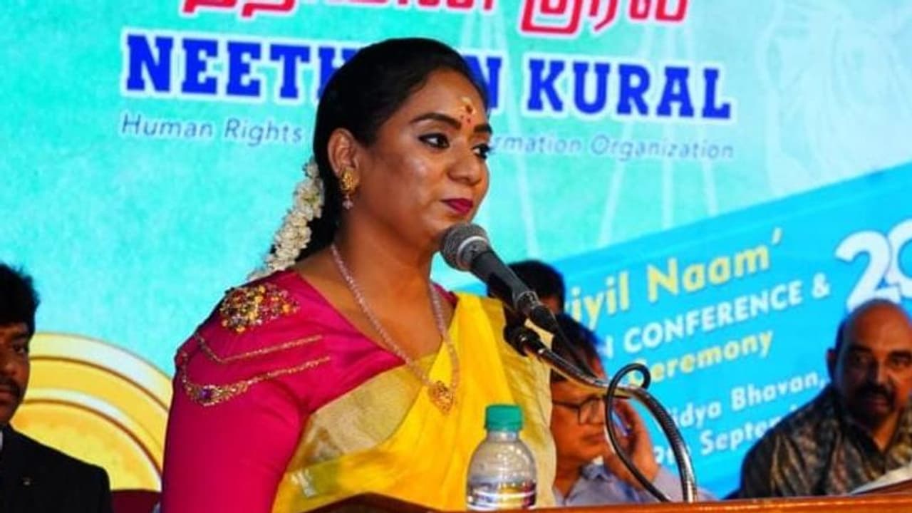 தலித் பெண் என்பதால் மற்றவர்களின் உறுத்தல்!பாஜகவை மறைமுக தாக்கி அமைச்சர் பதவியை ராஜினாமா செய்த சந்திர பிரியங்கா தலித் பெண் என்பதால் மற்றவர்களின் உறுத்தல்!பாஜகவை மறைமுக தாக்கி அமைச்சர் பதவியை ராஜினாமா செய்த சந்திர பிரியங்கா