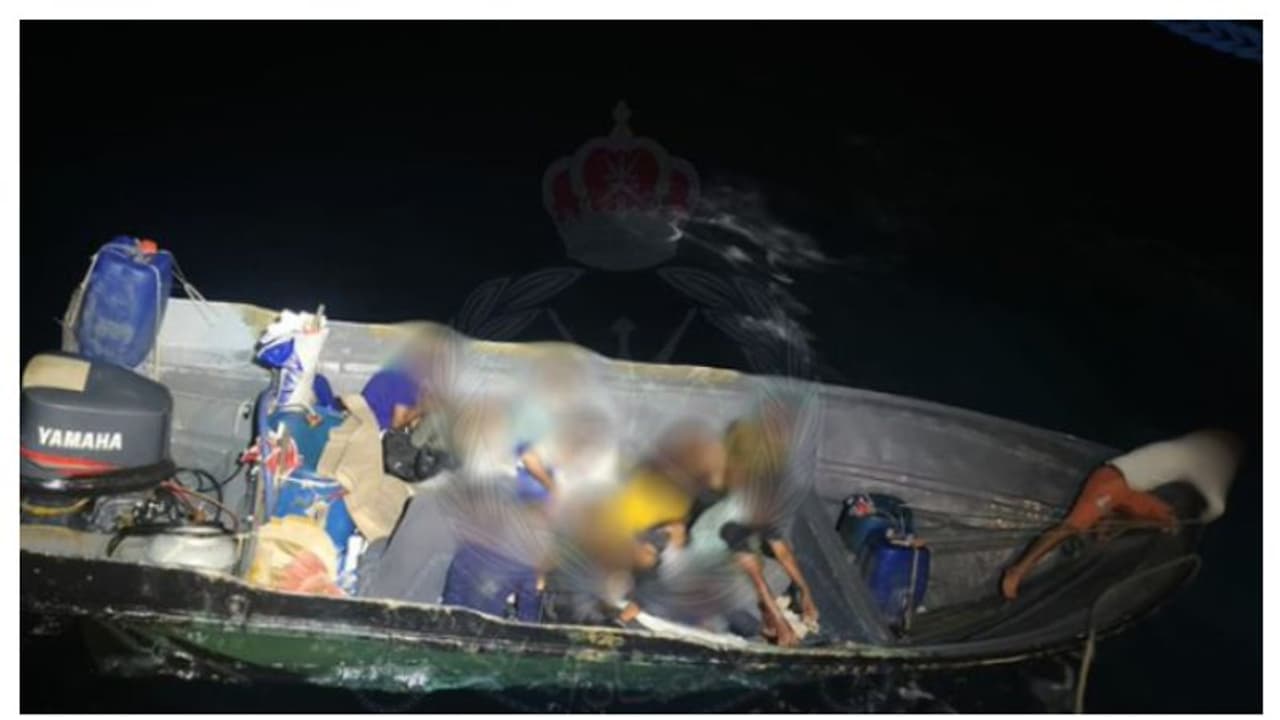 ഒമാനിലേക്ക് നുഴഞ്ഞുകയറാന് ശ്രമിച്ച 15 വിദേശികള് അറസ്റ്റില് ഒമാനിലേക്ക് നുഴഞ്ഞുകയറാന് ശ്രമിച്ച 15 വിദേശികള് അറസ്റ്റില്