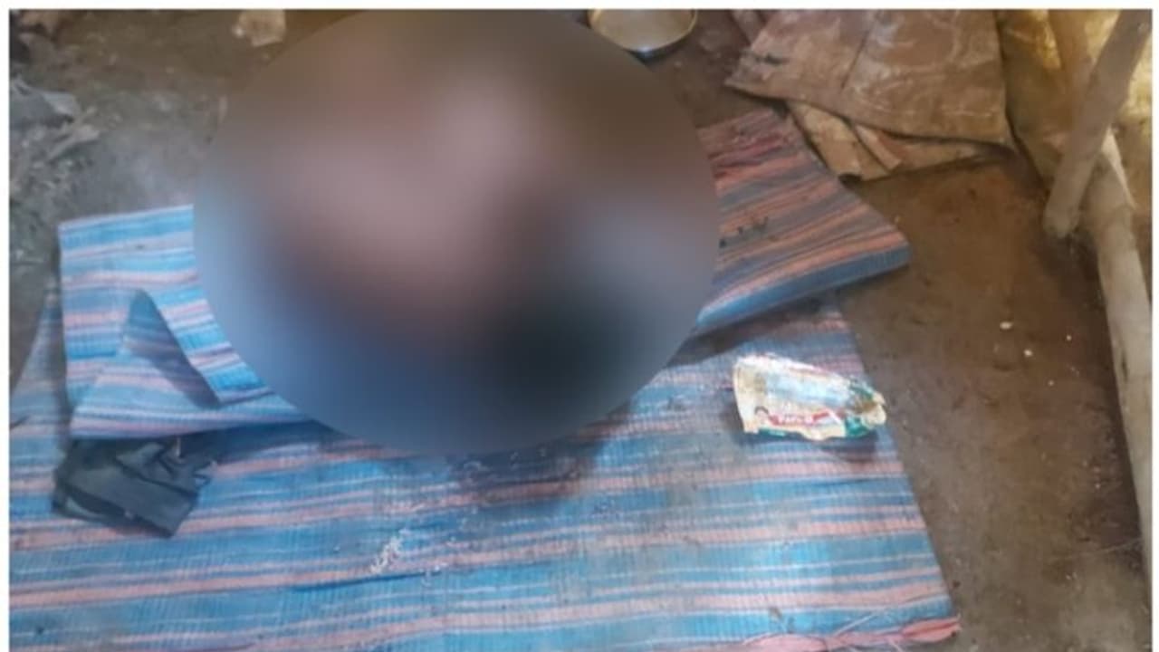 ഭിന്നശേഷിക്കാരനായ 18കാരനോട് മാതാപിതാക്കളുടെ ക്രൂരത; വസ്ത്രം പോലും നൽകാതെ വീടിന് പുറത്തെ ഷെഡിൽ കെട്ടിയിട്ടു ഭിന്നശേഷിക്കാരനായ 18കാരനോട് മാതാപിതാക്കളുടെ ക്രൂരത; വസ്ത്രം പോലും നൽകാതെ വീടിന് പുറത്തെ ഷെഡിൽ കെട്ടിയിട്ടു