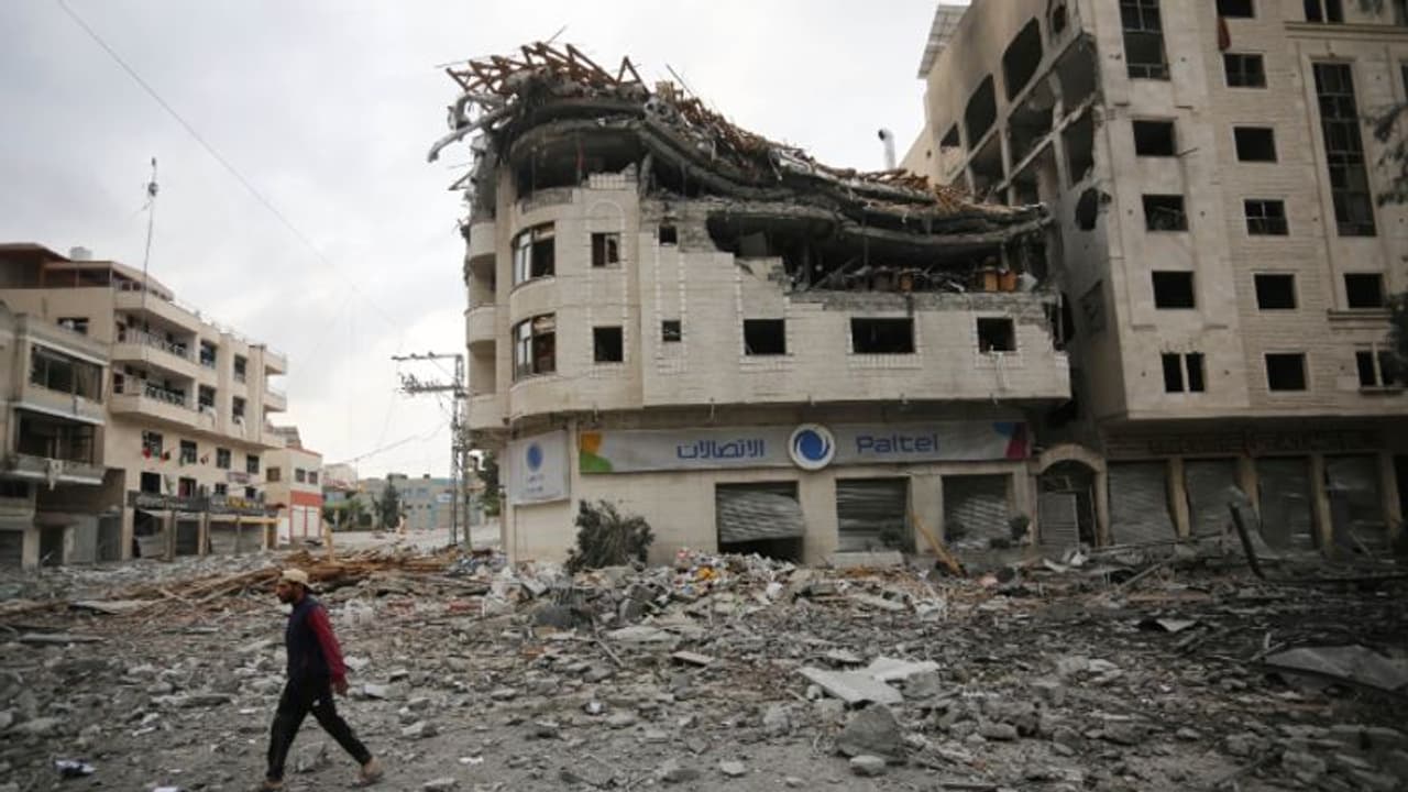 75 വർഷത്തിനിടയിലെ ഏറ്റവും രൂക്ഷമായ വ്യോമാക്രമണം! ഹമാസ് ഭീഷണിക്ക് പിന്നാലെ ഗാസ തരിപ്പണമാക്കി ഇസ്രയേൽ 75 വർഷത്തിനിടയിലെ ഏറ്റവും രൂക്ഷമായ വ്യോമാക്രമണം! ഹമാസ് ഭീഷണിക്ക് പിന്നാലെ ഗാസ തരിപ്പണമാക്കി ഇസ്രയേൽ