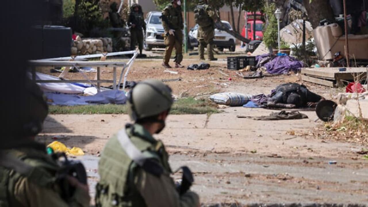 ஹமாஸ் தீவிரவாதிகள்.. 40 இஸ்ரேலிய குழந்தைகளை கொன்று குவித்த கொடூரம் உலகையே உலுக்கும் போர்! ஹமாஸ் தீவிரவாதிகள்.. 40 இஸ்ரேலிய குழந்தைகளை கொன்று குவித்த கொடூரம் உலகையே உலுக்கும் போர்!