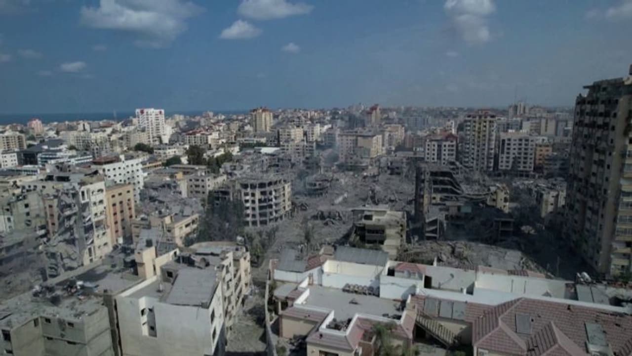 കൂടുതല് രാജ്യങ്ങള് പൗരന്മാരെ ഒഴിപ്പിക്കുന്നു, ഹമാസ് നേതാക്കളെ വധിക്കുമെന്ന് ഇസ്രയേല് സൈന്യം കൂടുതല് രാജ്യങ്ങള് പൗരന്മാരെ ഒഴിപ്പിക്കുന്നു, ഹമാസ് നേതാക്കളെ വധിക്കുമെന്ന് ഇസ്രയേല് സൈന്യം