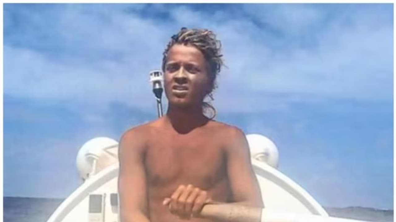 പസഫിക് സമുദ്രം ഒറ്റയ്ക്ക് തുഴഞ്ഞ് യുവാവ്; അവനെ കണ്ടെത്താന്‍ 124 മൈൽ വഴിമാറി സഞ്ചരിച്ച് ക്രൂയിസ് കപ്പല്‍ !