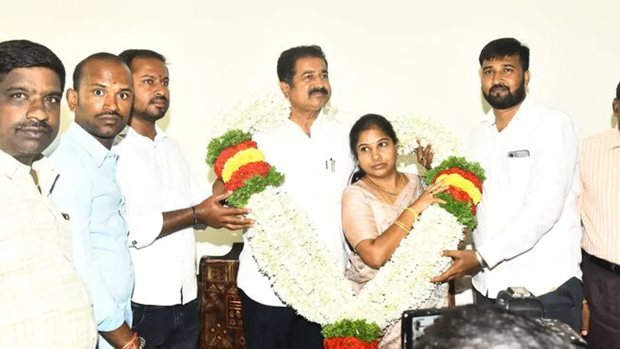 ಬಿಜೆಪಿ ತೊರೆದು ಕೈ ಹಿಡಿಯುತ್ತಿರುವ ಪತಿ ಪತ್ನಿ 