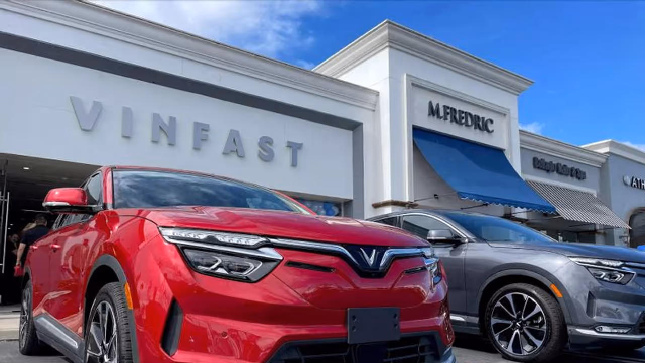 தமிழ்நாட்டில் 16,000 கோடி முதலீடு செய்யும் வின்ஃபாஸ்டு நிறுவனம்; முதல்வர் மு.க.ஸ்டாலின் வரவேற்பு தமிழ்நாட்டில் 16,000 கோடி முதலீடு செய்யும் வின்ஃபாஸ்டு நிறுவனம்; முதல்வர் மு.க.ஸ்டாலின் வரவேற்பு