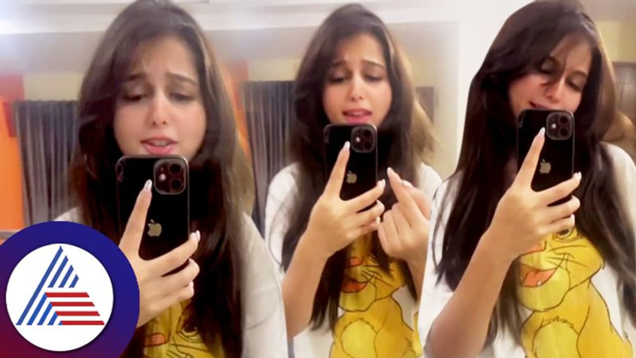 ಪದೇ ಪದೇ ಚಡ್ಡಿ ಯಾಕೆ ತೋರಿಸ್ತಿಯಾ? ಪ್ಯಾಂಟ್ ಕೊಳ್ಳೋಕೂ ದುಡ್ ಇಲ್ವಾ? ನಿವೇದಿತಾಗೆ ನೆಟ್ಟಿಗರ ಕ್ಲಾಸ್! ಪದೇ ಪದೇ ಚಡ್ಡಿ ಯಾಕೆ ತೋರಿಸ್ತಿಯಾ? ಪ್ಯಾಂಟ್ ಕೊಳ್ಳೋಕೂ ದುಡ್ ಇಲ್ವಾ? ನಿವೇದಿತಾಗೆ ನೆಟ್ಟಿಗರ ಕ್ಲಾಸ್!