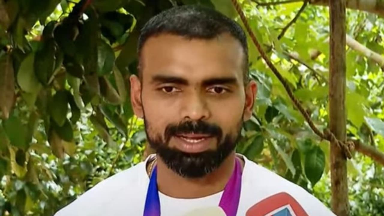 ഹരിയാന കൊടുത്തത് 3 കോടി, ഇവിടെ ഒരു പഞ്ചായത്ത്‌ പ്രസിഡന്‍റ് പോലും കാണാൻ വന്നില്ല; വിമർശനവുമായി പി ആർ ശ്രീജേഷ്