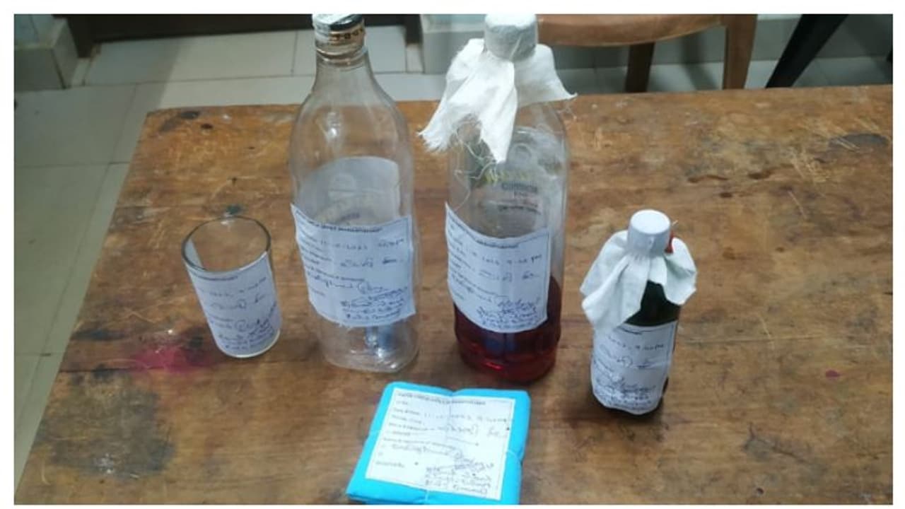 സ്ഥിരം പ്രശ്നക്കാരൻ, എക്സൈസ് എത്തിയപ്പോൾ കൈവശം 500 മില്ലി ലിറ്റർ മദ്യം മാത്രം; ഗ്ലാസ് അടക്കം പിടിച്ചെടുത്തു