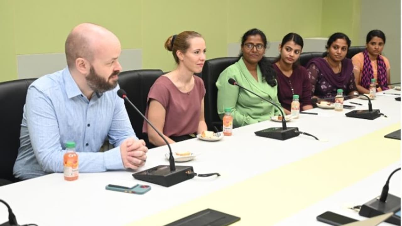 ജർമനിയിലേക്ക് നോർക്ക വഴി നിയമനം; ഓഫർ ലെറ്ററുകൾ കൈമാറി, ഭാഷാ പഠനത്തിലെ നേട്ടം പ്രശംസനീയമെന്ന് പ്രതിനിധികൾ