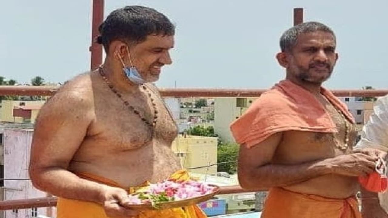 ಅಯೋಧ್ಯೆ ಬ್ರಹ್ಮಕಲಶಕ್ಕೆ ಕನ್ನಡಿಗನ ಪೌರೋಹಿತ್ಯ ಅಯೋಧ್ಯೆ ಬ್ರಹ್ಮಕಲಶಕ್ಕೆ ಕನ್ನಡಿಗನ ಪೌರೋಹಿತ್ಯ