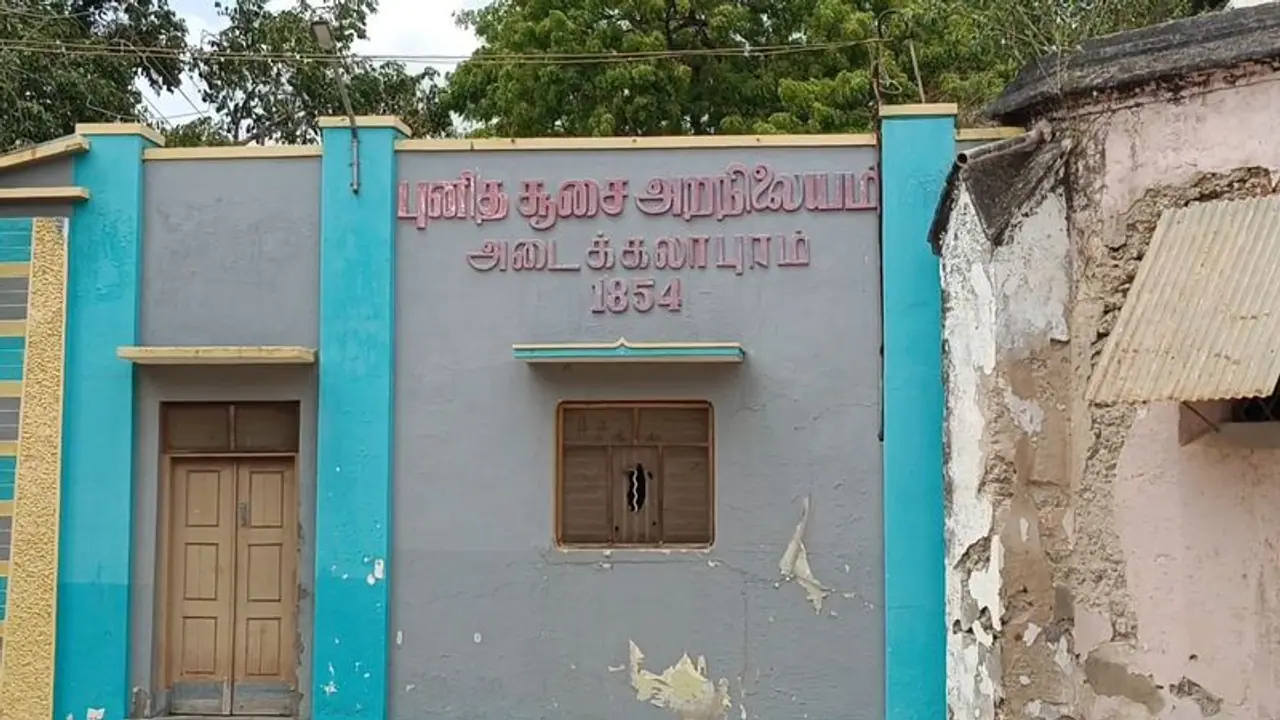 திருச்செந்தூர் அருகே காப்பகத்தில் இளம் பெண் மர்மமான முறையில் உயிரிழப்பு; போலீசார் விசாரணை திருச்செந்தூர் அருகே காப்பகத்தில் இளம் பெண் மர்மமான முறையில் உயிரிழப்பு; போலீசார் விசாரணை