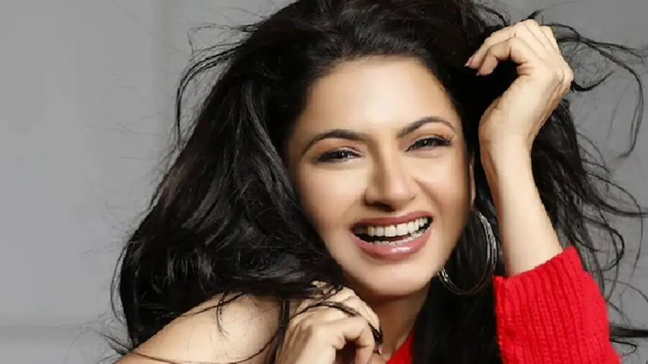 Bhagyashree’s Biography | Birth | Family | Marriage | Debut | Films | Awards | Facts