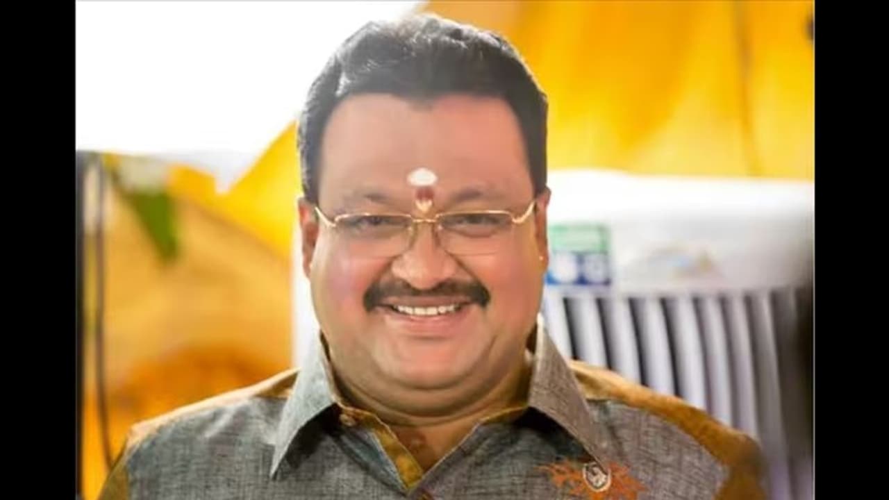 கிருஷ்ணகிரியில் பிரலப நகைக்கடை உரிமையாளரும், தொழிலதிபருமான சுரேஷ் துப்பாக்கியால் சுட்டு தற்கொலை